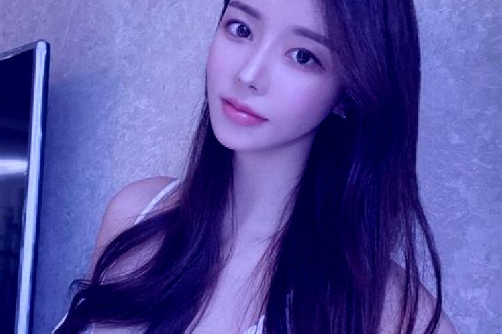 Emma, 32 — Escort in Aitianba, China