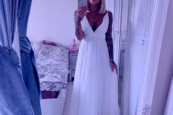 Emma, 32 — Escort in Borzechow, Poland
