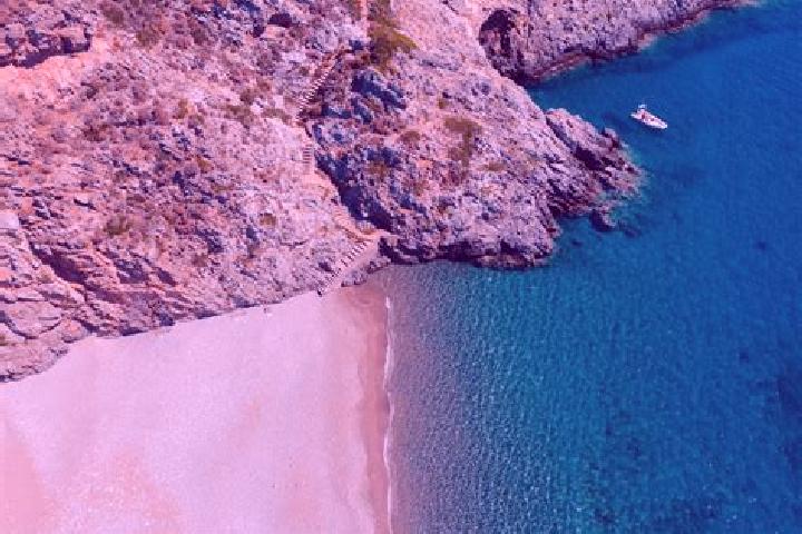 Emma, 32 — Escort in Kythira, Greece