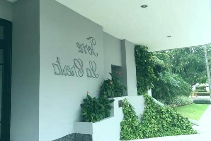 Emma, 32 — Escort in La Cresta, Panama