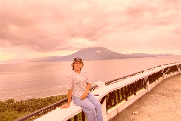 Emma, 32 — Escort in Lewoleba, Indonesia