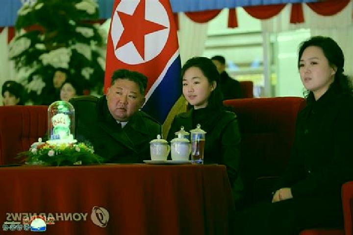 Emma, 32 — Escort in Man gyongdae-ri, North Korea