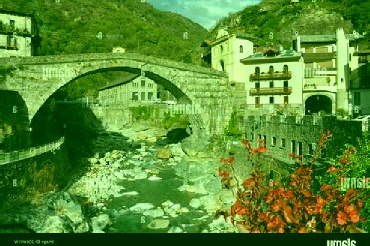 Emma, 32 — Escort in Pont-Saint-Martin, Italy