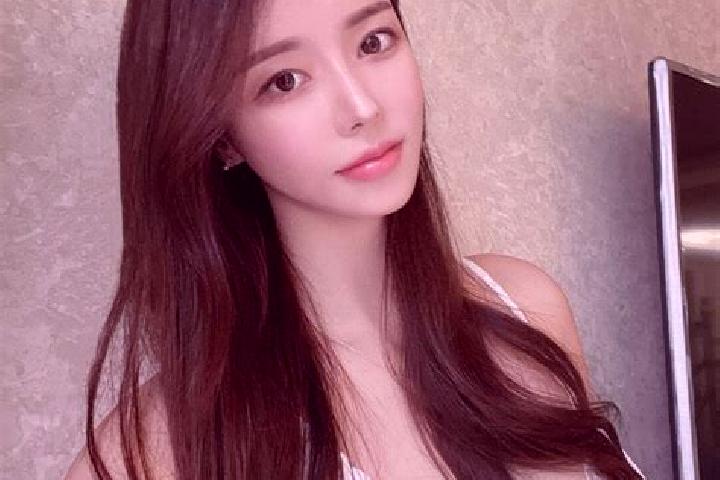 Emma, 32 — Escort in Tianhekou, China