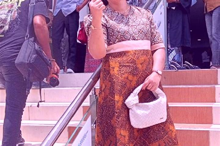 Emma, 32 — Escort in Watoone, Indonesia