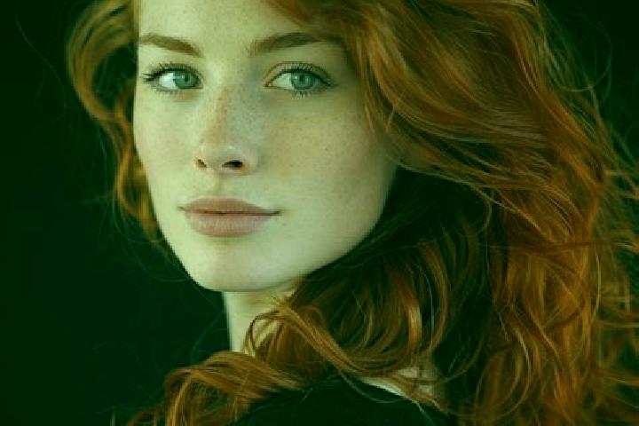 Emma, 33, a auburn green-eyed caucasian companion based in Rio Preto da Eva. Offering Tantra, Couples, Massage, CIM. Available for incall and outcall, day an...