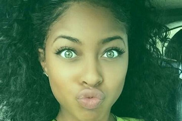 Emma, 33, a black green-eyed ebony companion based in Barrio Jesus. Offering Domination, A-Level, 69, Tantra, Couples. Available for incall and outcall, over...