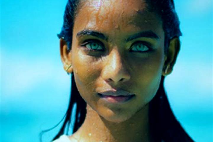 Emma, 33, a chestnut blue-eyed indian companion based in Sula. Offering OWO, A-Level, Duos. Available for incall and outcall, day and evening dates.
