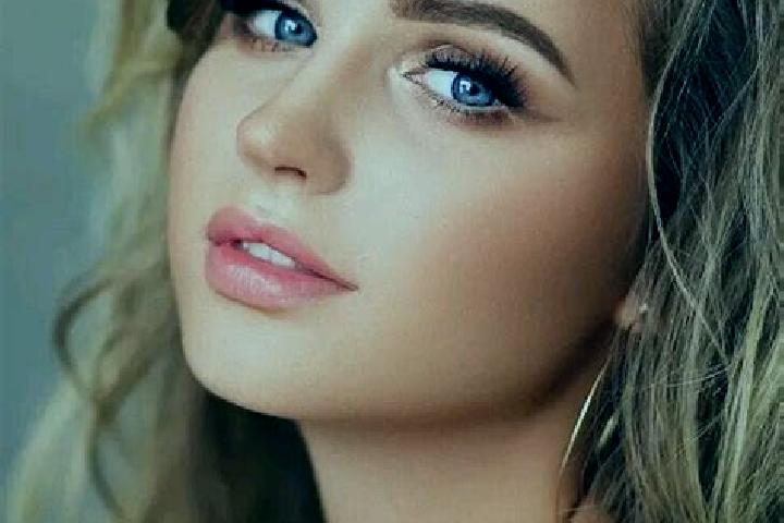 Emma, 33, a dark blonde blue-eyed european companion based in Ad Dilam. Offering Deep French Kissing, Overnight, Erotic Massage, CIM. Available for incall an...