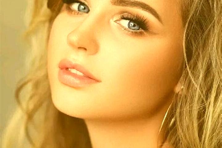 Emma, 33, a dark blonde blue-eyed middle eastern companion based in Tuatuka. Offering Travel Companion, BDSM, Couples, Deep French Kissing. Available for inc...