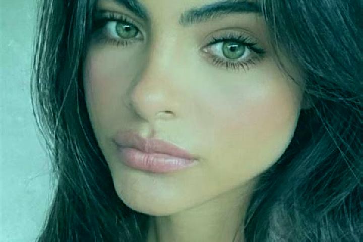 Emma, 33, a dark blonde dark-eyed indian companion based in North Manly. Offering Massage, OWO. Available for incall and outcall, overnight bookings available.