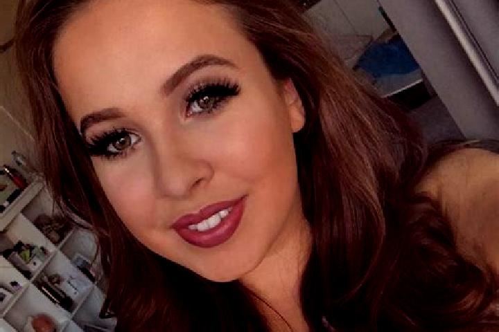 Emma, 33, a red grey-eyed mediterranean companion based in Walhain-Saint-Paul. Offering Travel Companion, 69, Overnight, Striptease. Available for incall and...