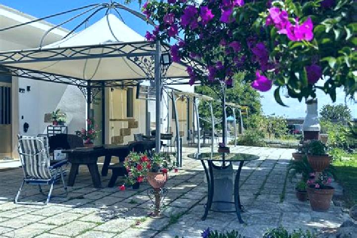 Emma, 33 — Escort in Acquarica del Capo, Italy