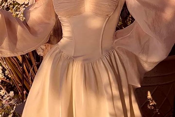 Emma, 33 — Escort in Courset, France