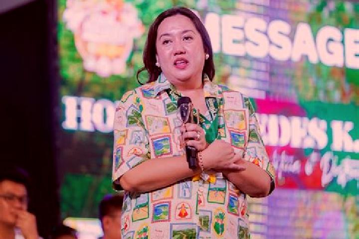 Emma, 33 — Escort in Kaliling, Philippines