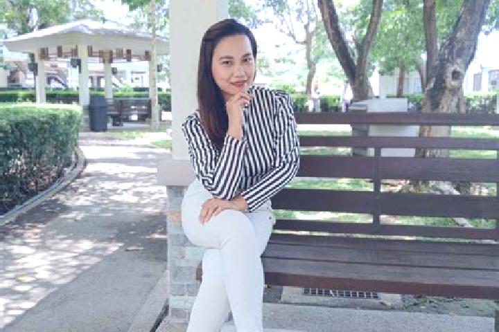 Emma, 33 — Escort in Mahinog, Philippines