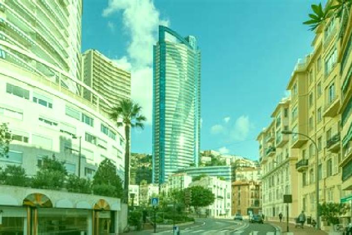 Emma, 33 — Escort in Saint-Roman, Monaco