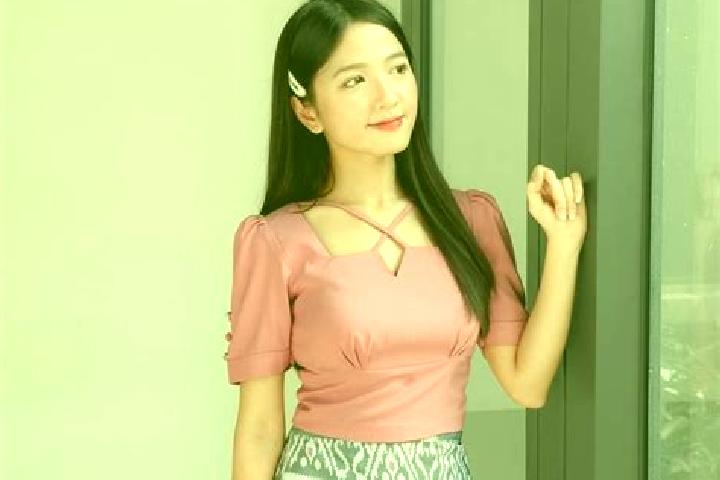 Emma, 33 — Escort in Shwe Pyauk, Myanmar