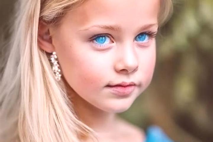 Emma, 34, a blonde blue-eyed ebony companion based in Zhetysay. Offering GFE, Duos, Erotic Massage. Available for incall and outcall, day and evening dates.