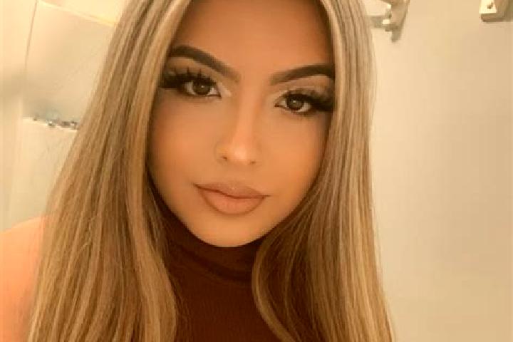Emma, 34, a blonde brown-eyed latina companion based in Jinfeng. Offering BDSM, A-Level, Dinner Date, Party Girl. Available for incall and outcall, day and e...