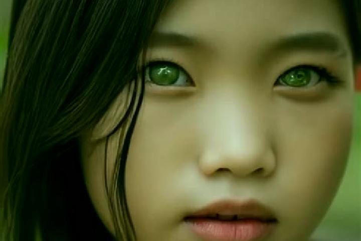 Emma, 34, a brunette green-eyed asian companion based in Comarnic. Offering GFE, Tantra, OWO. Available for incall and outcall, day and evening dates.