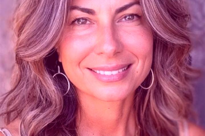 Emma, 34, a brunette grey-eyed mixed companion based in Montberon. Offering OWO, Roleplay, Erotic Massage, Striptease, Duos. Available for incall and outcall...