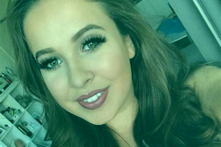 Emma, 34, a red brown-eyed slavic companion based in Riyad al Khabra . Offering BDSM, Couples, Striptease. Available for incall and outcall, overnight bookin...