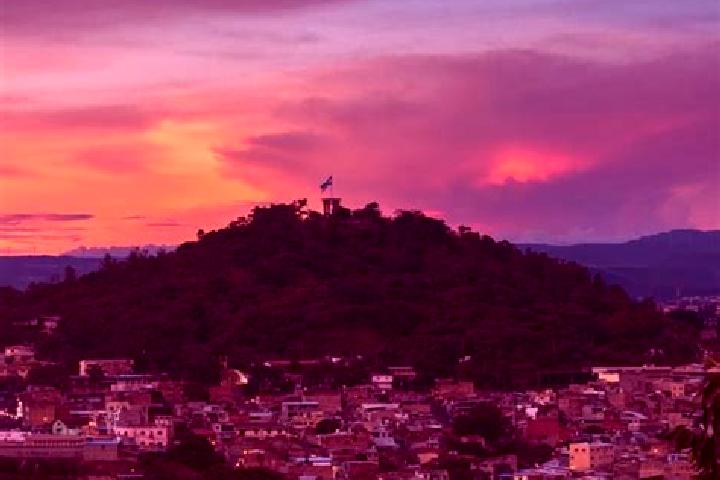Emma, 34 — Escort in Prieta, Honduras