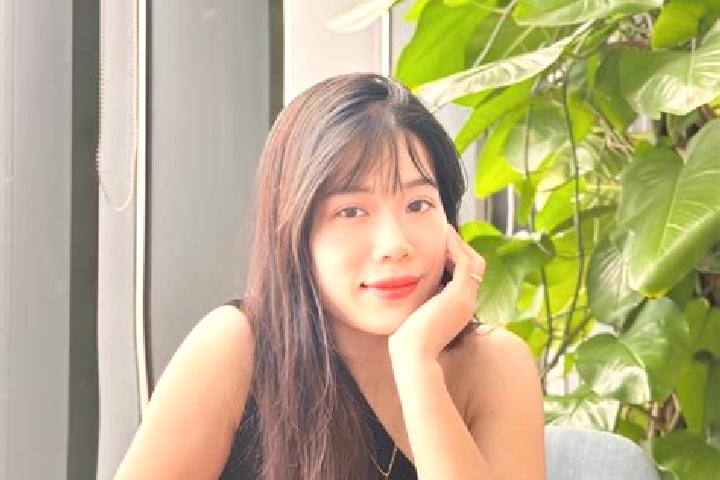 Emma, 34 — Escort in Tra My, Vietnam