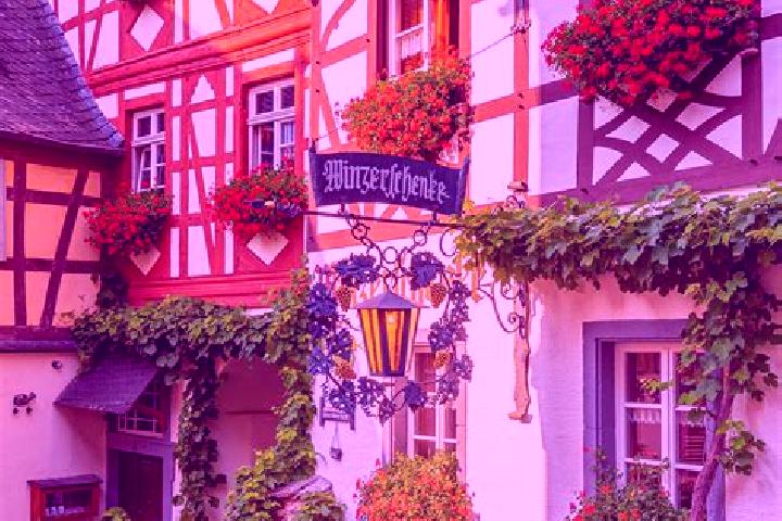 Emma, 34 — Escort in Wobbenbull, Germany