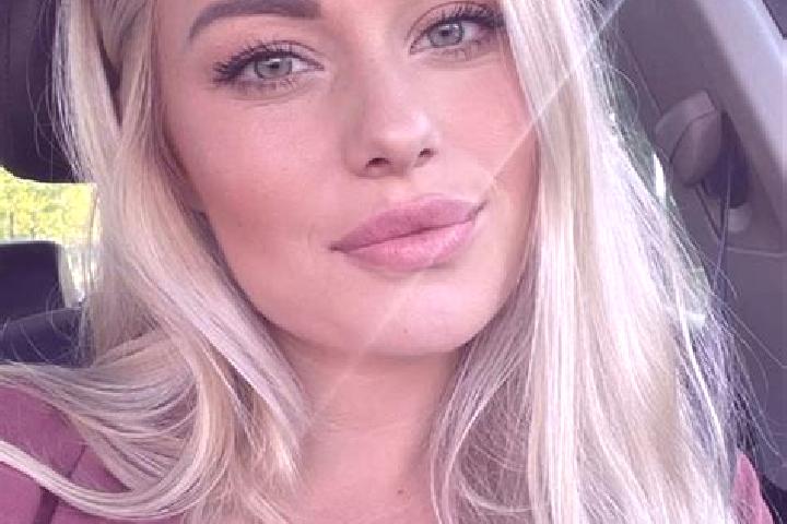 Emma, 35, a blonde hazel-eyed european companion based in Abbateggio. Offering OWO, Deep French Kissing, Striptease. Available for incall and outcall, overni...