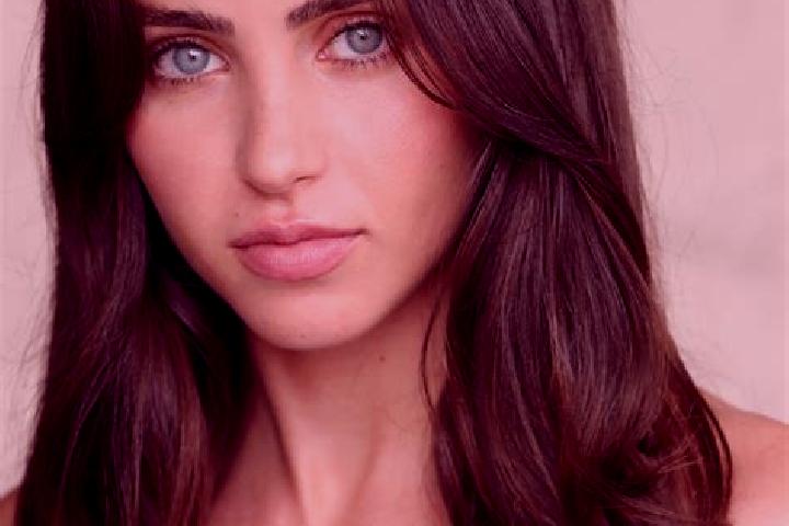 Emma, 35, a brunette hazel-eyed ebony companion based in Simbal. Offering 69, Striptease, Duos. Available for incall and outcall, overnight bookings available.