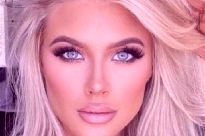 Emma, 35, a platinum blonde hazel-eyed middle eastern companion based in Veronica. Offering Dinner Date, Erotic Massage, A-Level, Prostate Massage, Fetish. A...