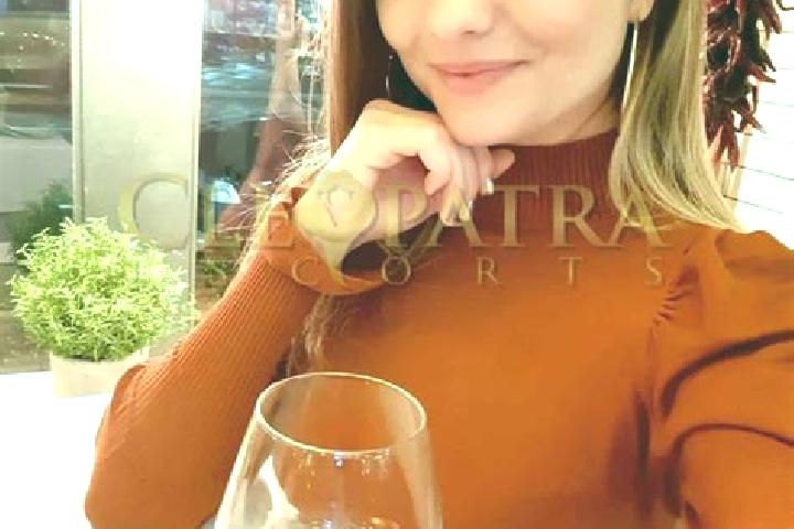 Emma, 35, a red green-eyed mediterranean companion based in Rudbar. Offering 69, BDSM, OWO, Party Girl. Available for incall and outcall, day and evening dates.