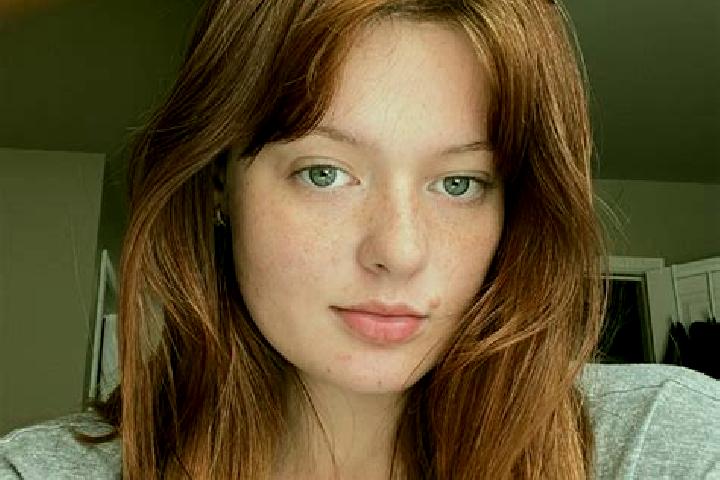 Emma, 35, a red grey-eyed mixed companion based in Iznate. Offering 69, Erotic Massage, OWO, Deep French Kissing. Available for incall and outcall, overnight...