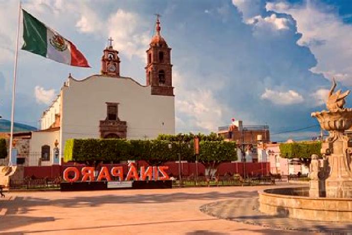 Emma, 35 — Escort in Altamira de Zinaparo, Mexico