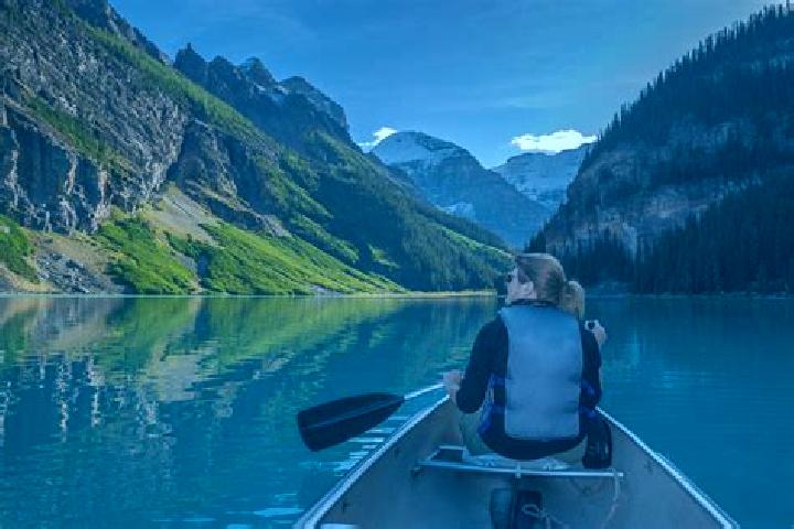 Emma, 35 — Escort in Canoe, Canada