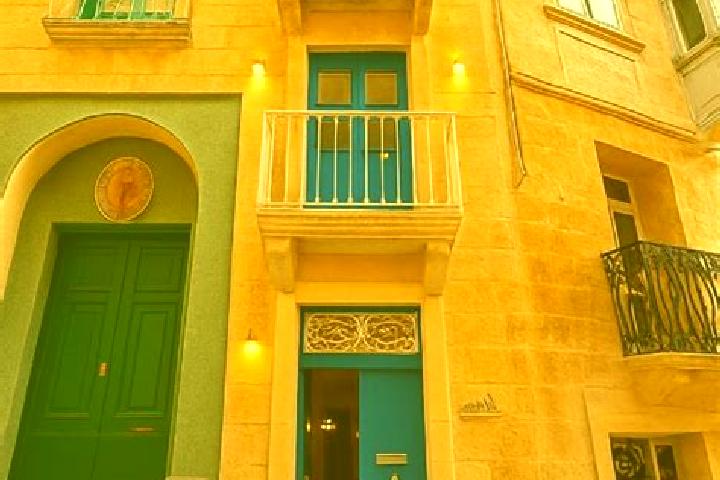 Emma, 35 — Escort in Cospicua, Malta