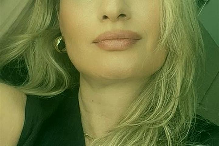 Emma, 35 — Escort in Mezos, France