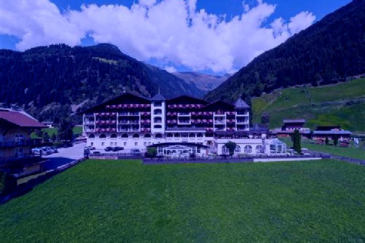 Emma, 35 — Escort in Neustift im Stubaital, Austria