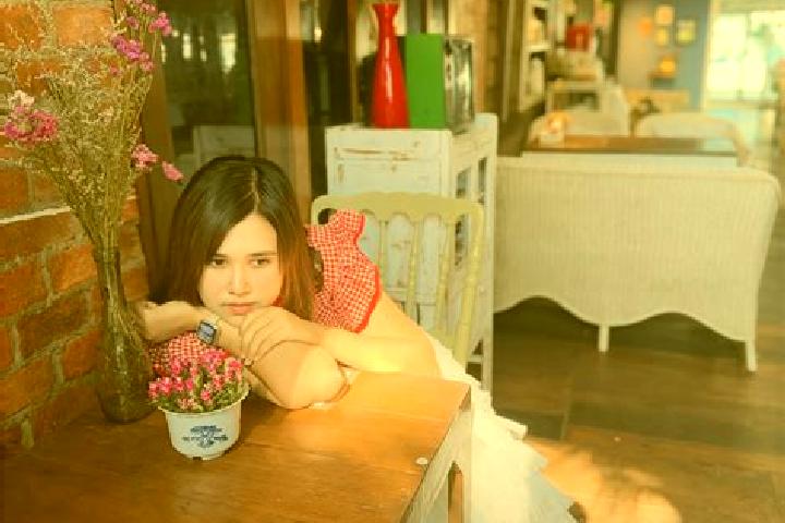 Emma, 35 — Escort in Ron Phibun, Thailand