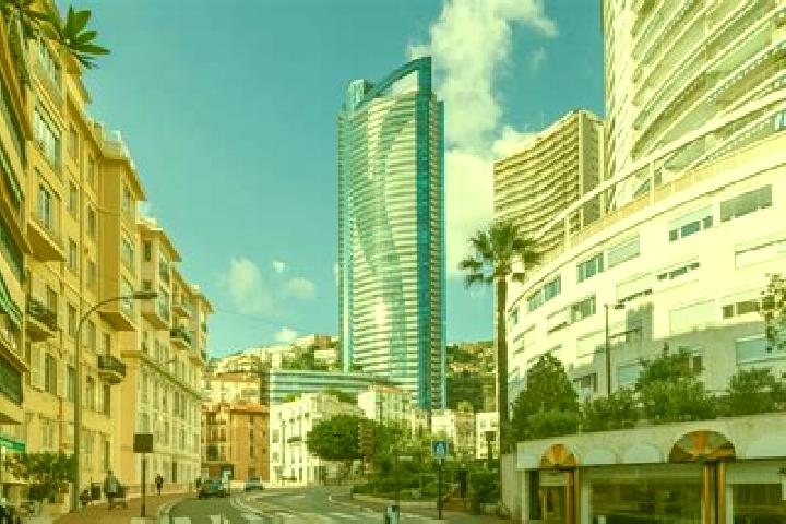 Emma, 35 — Escort in Saint-Roman, Monaco