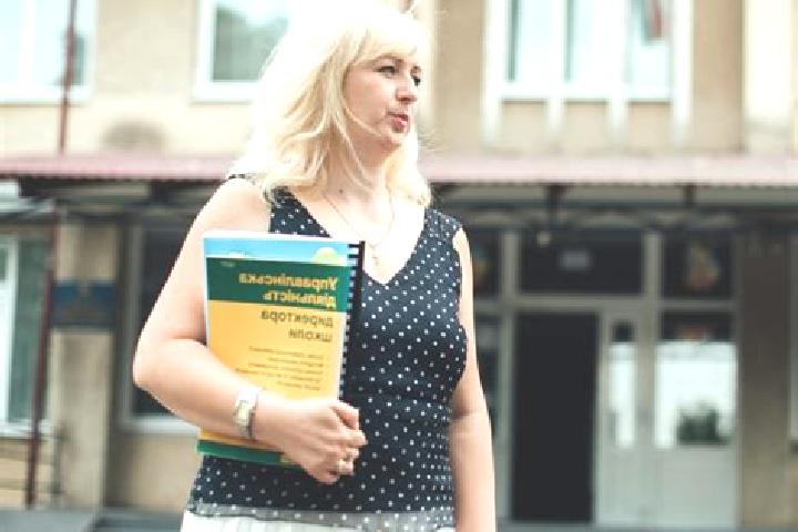 Emma, 35 — Escort in Vynohradiv, Ukraine