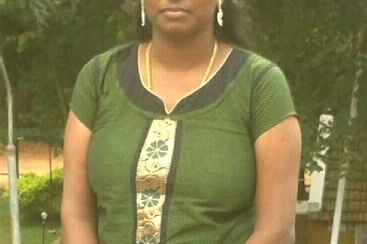 Emma, 36, a black green-eyed indian companion based in Melur. Offering Dinner Date, Couples, Overnight. Available for incall and outcall, day and evening dates.