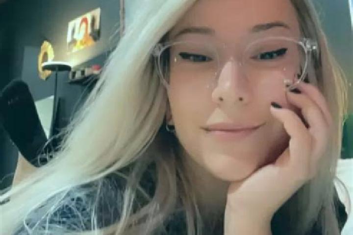 Emma, 36, a blonde grey-eyed mixed companion based in Alfarnatejo. Offering Couples, Prostate Massage. Available for incall and outcall, overnight bookings a...
