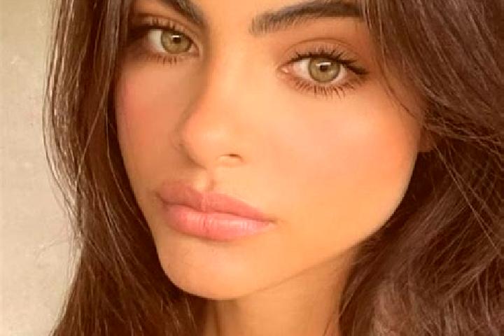 Emma, 36, a brunette green-eyed caucasian companion based in Fontanka. Offering Erotic Massage, A-Level, Party Girl. Available for incall and outcall, day an...
