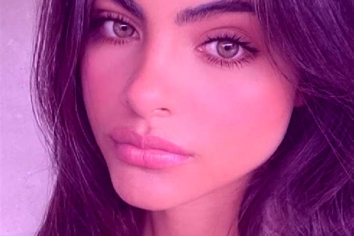 Emma, 36, a brunette grey-eyed latina companion based in Semarapura. Offering Prostate Massage, Massage, Travel Companion. Available for incall and outcall, ...
