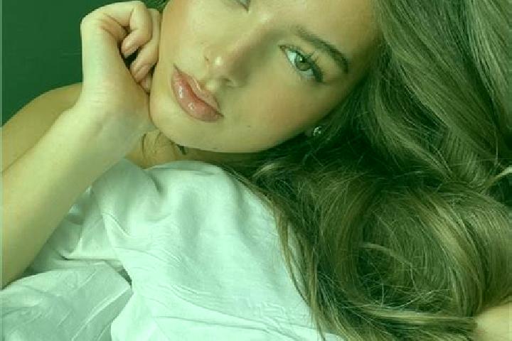 Emma, 36, a brunette hazel-eyed european companion based in Mariastaden. Offering Overnight, Girlfriend Experience, OWO, CIM. Available for incall and outcal...