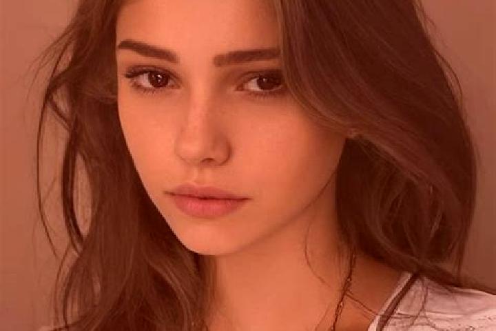 Emma, 36, a chestnut brown-eyed slavic companion based in Podiagouine. Offering Girlfriend Experience, Fetish, Travel Companion. Available for incall and out...