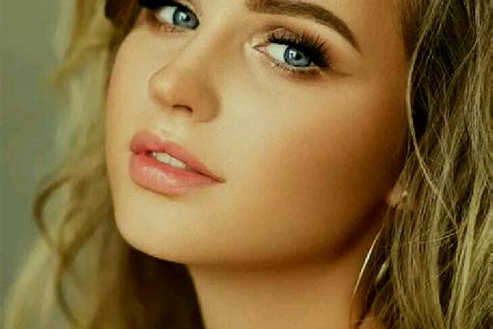 Emma, 36, a dark blonde blue-eyed indian companion based in Gualoev. Offering Couples, Tantra, Domination, Girlfriend Experience. Available for incall and ou...